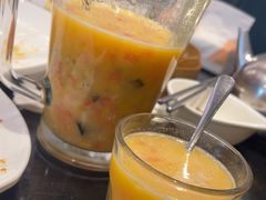 黄桃-高第街56号港式餐厅·精选(世茂广场宽厚里大明湖店)