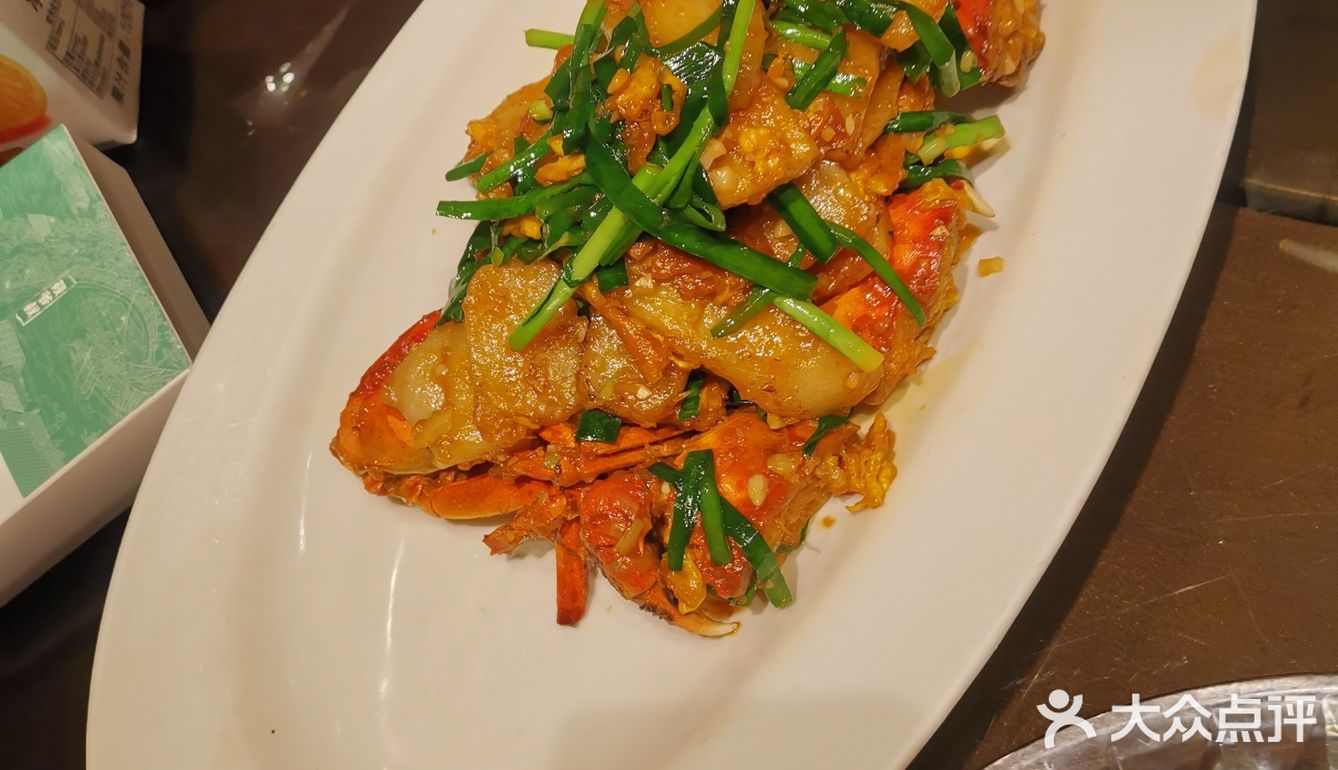 主打松江本帮菜，开了很久，特色菜是勾魂鱼，那个鱼汤真的挺勾魂