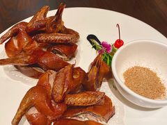 吊烧乳鸽-皇冠明珠鱼翅楼(水上公园店)