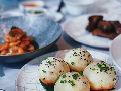 鲜肉生煎馒头-屋里厢上海菜馆
