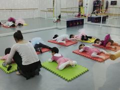 -Isee灰姑娘国际儿童艺术中心(BHGMall店)