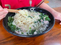 -鸿浩扒猪脚米线