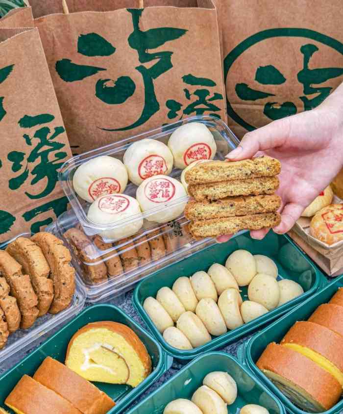 泸溪河桃酥(佰港城店)-"[薄荷]环境:这家店在南湖佰港,停车位很.