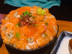 三文鱼火山丼-魔丼屋(日月光店)