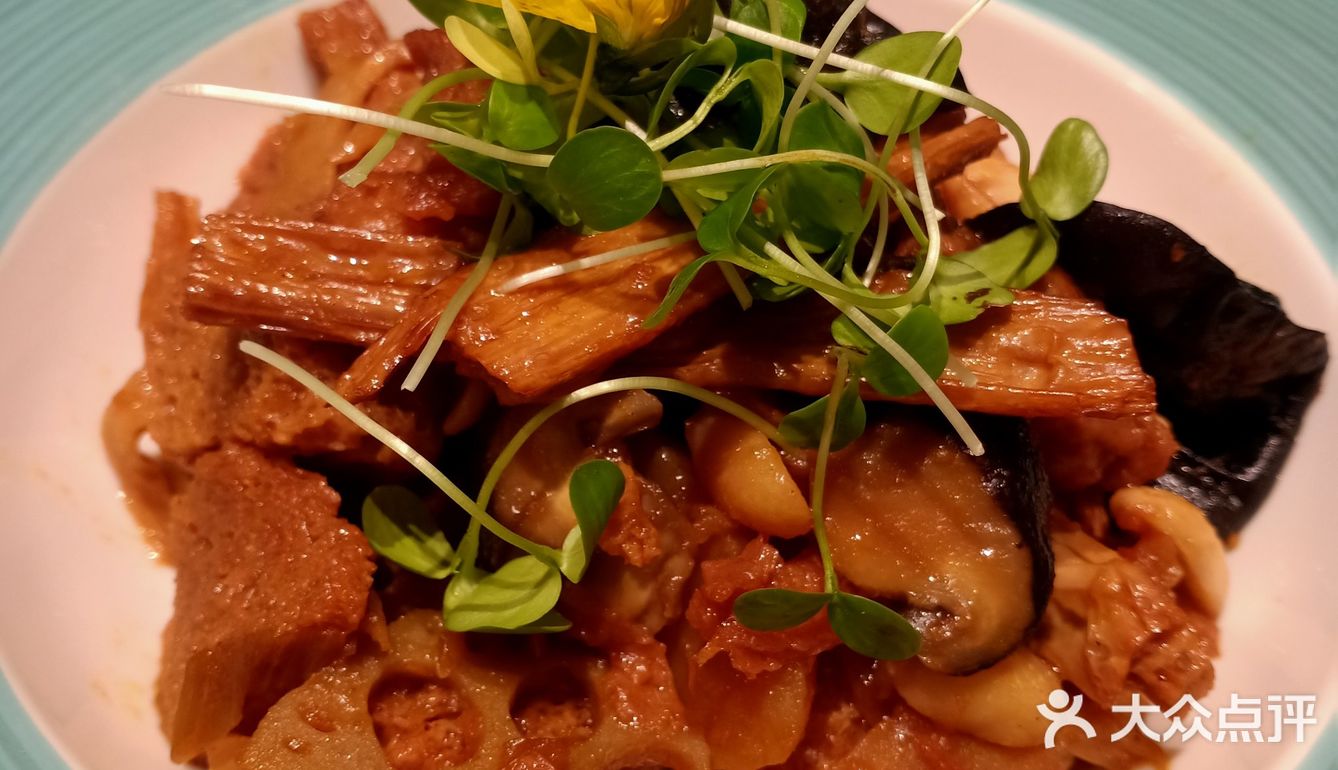 梭子蟹、皮皮虾、海螺、帝王蟹个个鲜活