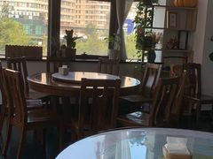 靠窗位-然一素食餐厅(马利来广场店)