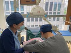 -瑞尔齿科(上海长风大悦城店)