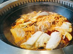 -锅老头海鲜铁锅炖