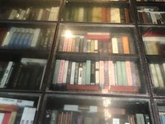 -钟书阁(松江泰晤士小镇店)