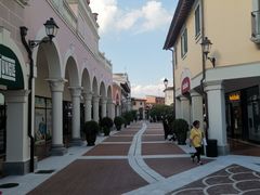 -佛罗伦萨小镇广佛名品奥特莱斯(疏港路店)