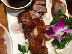 脆皮小刀鸭-老滇山寨•云南特色菜•地方菜•民族风情歌舞表演(金碧店)