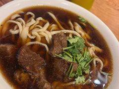 牛肉面-清真吴记门钉肉饼·喜多利