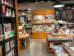 -西西弗书店&矢量咖啡(凯德晶萃广场店)