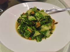 -鞍山大白鲨美食酒店