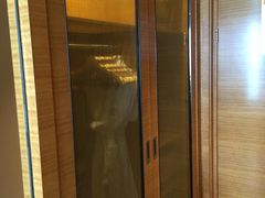 自己永远无法熄灯的衣柜-廊坊固安福朋喜来登酒店