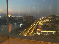 -荣誉国际酒店-云顶旋转餐厅