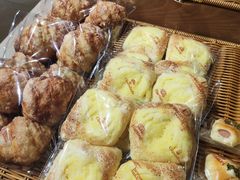 -顶东面包花园·生日蛋糕(世博店)