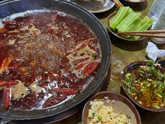 -黄潇洒老火锅(九眼桥宏济巷店)