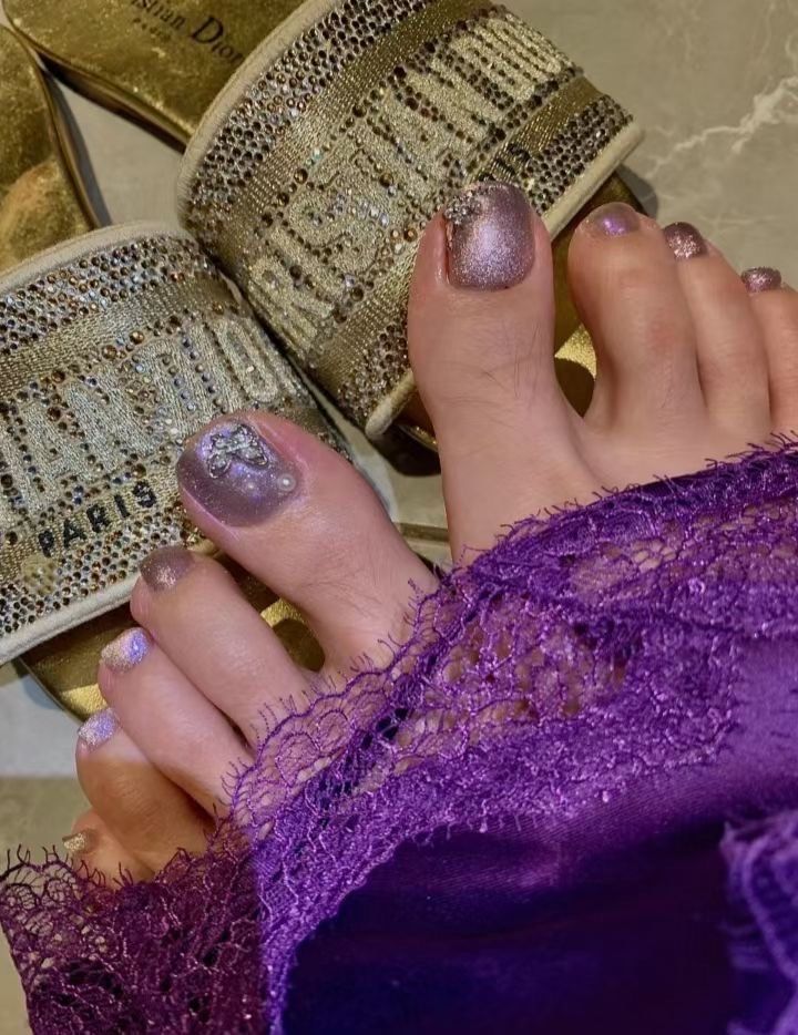 指尖上的紫色仙境