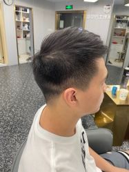 -即型男士理发工作室