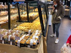 面包甜点陈列柜-御蝶坊生日蛋糕KNAC(新村店)