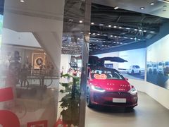 -TESLA 特斯拉(上海太古汇体验店)