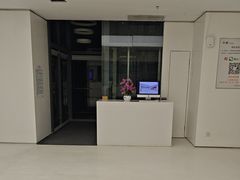 -卡罗酒店(东门晒布地铁站店)