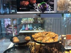 面包甜点陈列柜-巴黎贝甜(常德路店)
