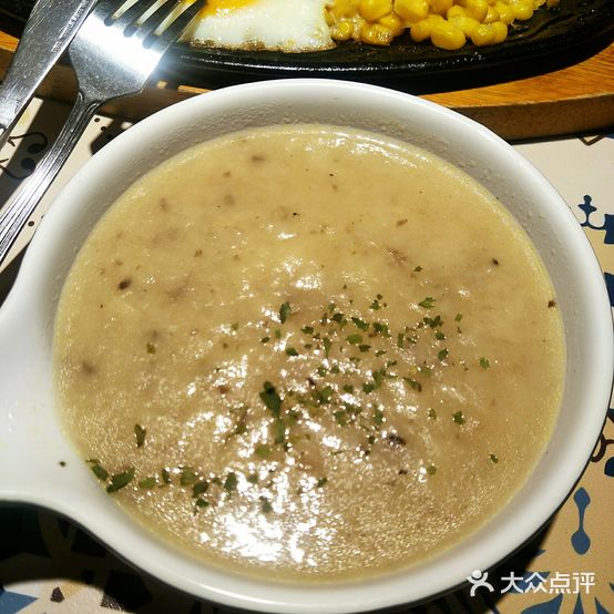 意莉萨平价xi餐厅(万达店)