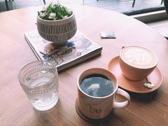 -新华里咖啡书吧(新华书店小寨店)