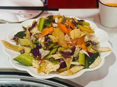 -三江鱼东北特色铁锅炖(骆驼店)