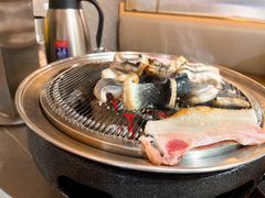 -围炉肉舍•炭烤活鳗•丹东海鲜烤肉(步行街店)