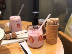 草莓飞奶昔-火山屋台(新街口店)
