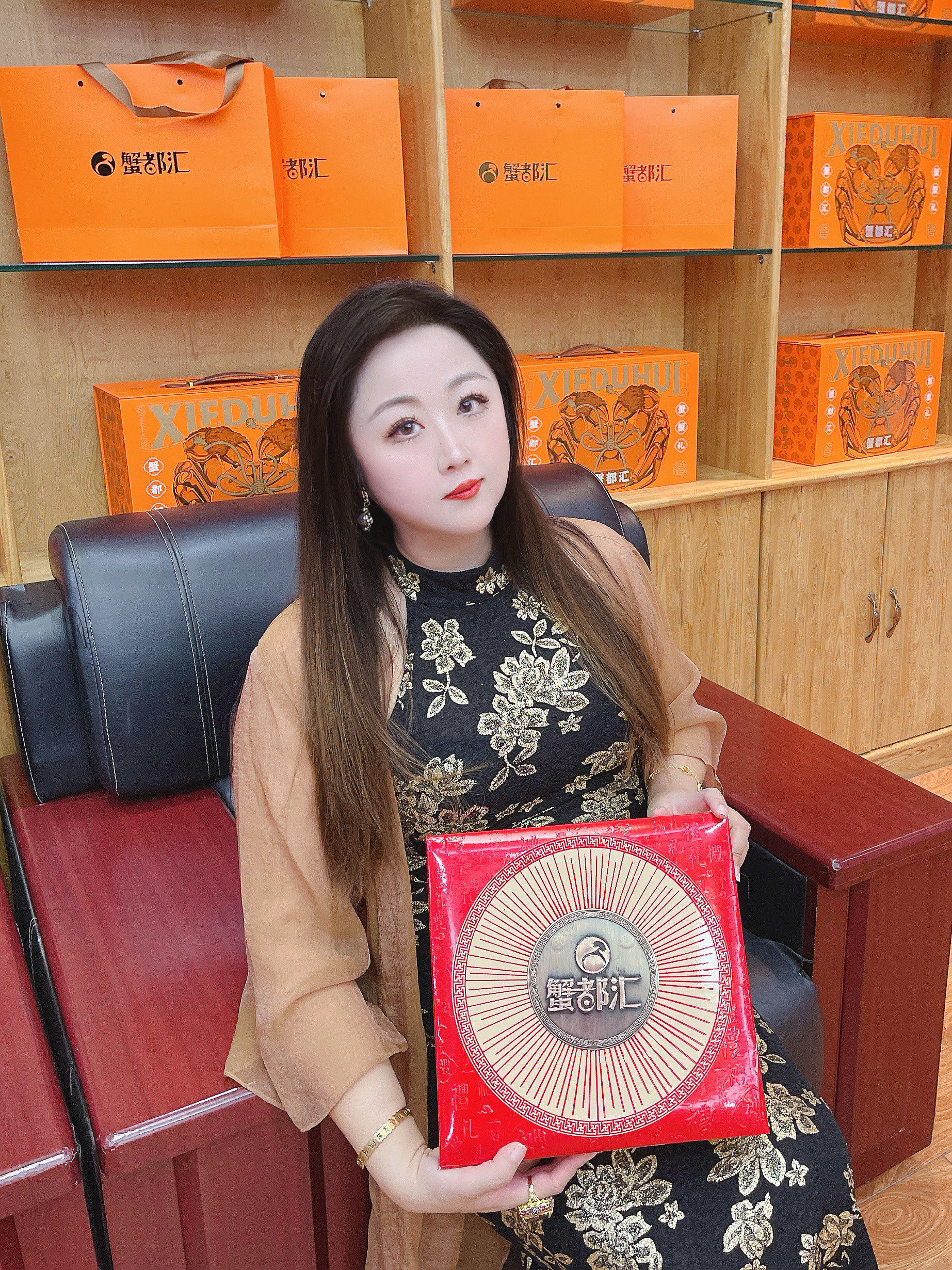 长春女老板有多豪🦀大闸蟹咔咔发