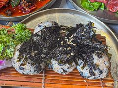 -围炉肉舍•炭烤活鳗•丹东海鲜烤肉(步行街店)