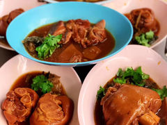 -Kha Mu Charoensang(Silom)