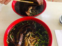 -小龙大肉面馆