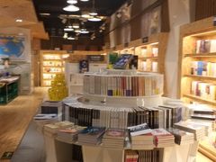 -新华里咖啡书吧(新华书店小寨店)