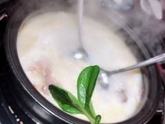 -大匠工房古船木艺术餐厅·猪肚鸡专门店(长白仙岛店)