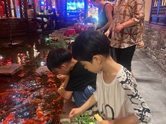 -鱼满舱·鲜活海鲜·正宗鲁菜