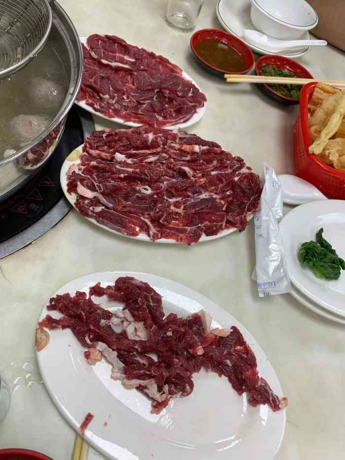 正宗桐坑阿松牛肉店-專程過去吃的,肉非常新鮮,湯很贊.