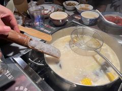 -尚尚仙·酸汤猪手·猪肚鸡火锅(华联万柳购物中心店)