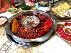-渝嘴小老弟老火锅(华新村店)