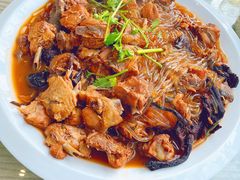小笨鸡炖榛蘑-哈尔滨春饼(朝山街店)