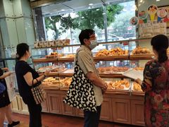 面包甜点陈列柜-新侨三宝乐面包店(崇文门店)