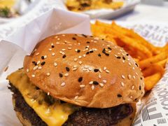 -TRIPS BURGER(大钟寺店)