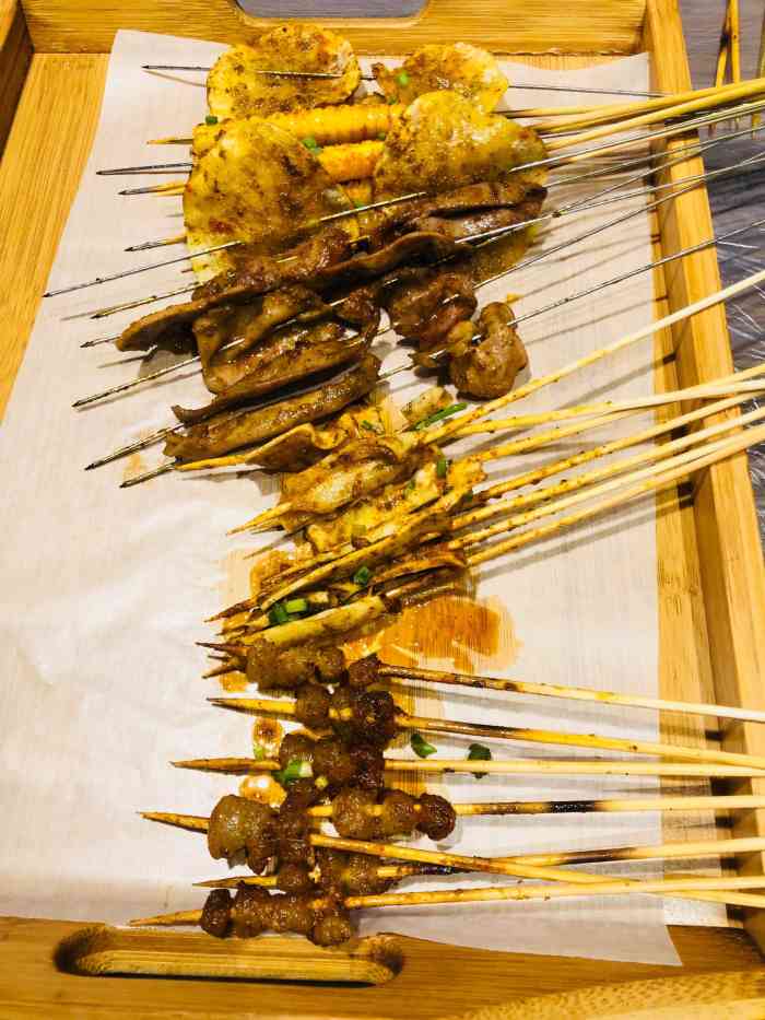 伍界烧烤(百瑞景店)-"开了好多伍界烧烤,之前好多做活动的都没赶.