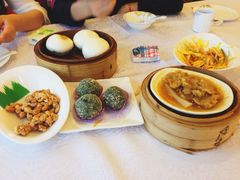 极品蛋黄流沙包-柳州宾馆-云霄阁·旋转餐厅