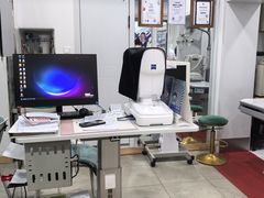 -豪门视光·星趣控·蔡司依视路眼镜代理商(中央大街店)