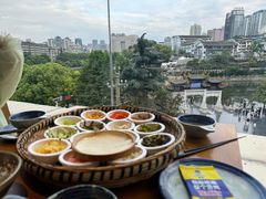 -包整·丝娃娃(一览甲秀楼风景店)